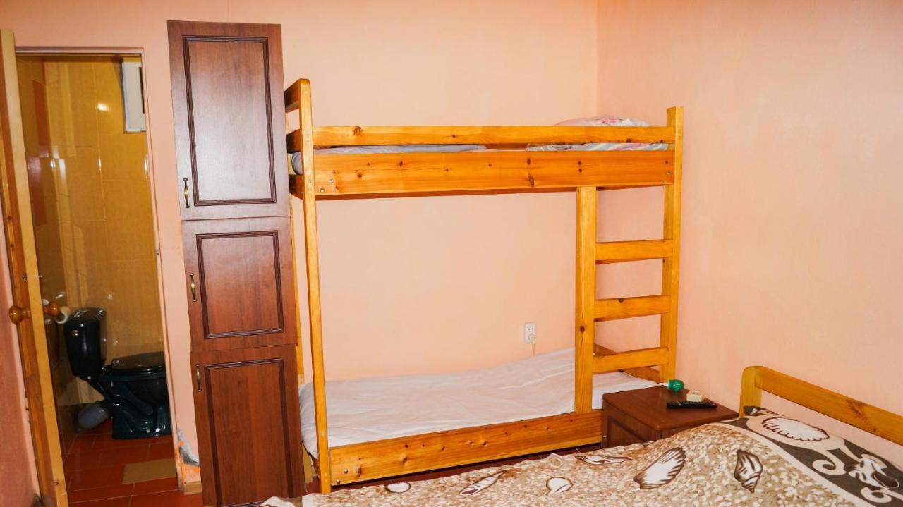 Гостевой Дом Ирина Hotel Sukhumi Eksteriør billede