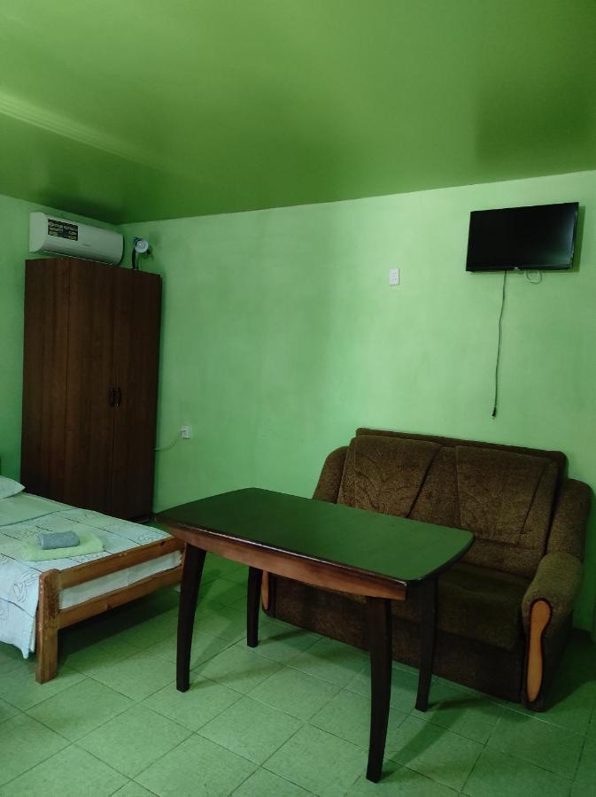 Гостевой Дом Ирина Hotel Sukhumi Eksteriør billede